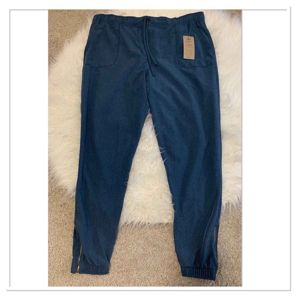 Albion Women's Navy Blue Track Pants Joggers